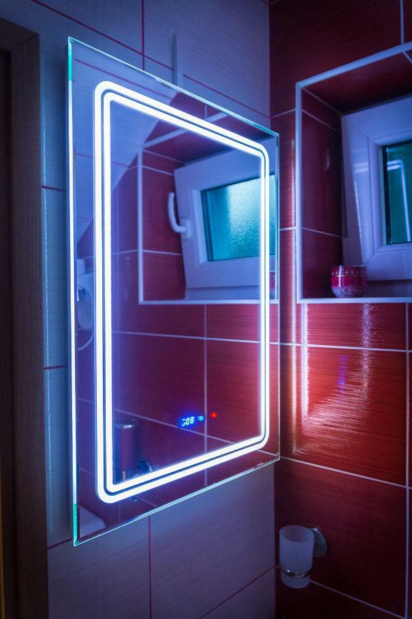 Design Apartments Red Blue Osijek Exterior foto